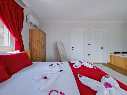  gece  -  Kasım
  | Fethiye Yakacık'ta Isıtmalı Havuzlu Doğa Villası: 6 Kişilik Aile Tatili